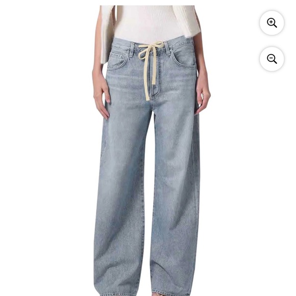Light Blue Wide-Leg Women Jeans - Picture 1 of 3
